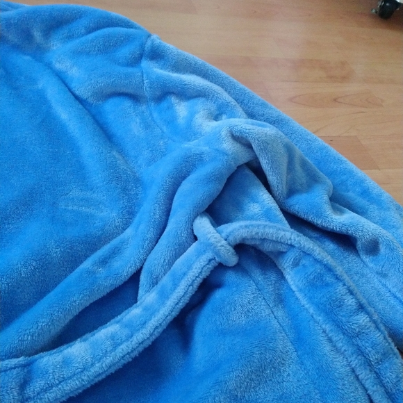 Cozy Fuzzy Robe - Picture 4 of 7